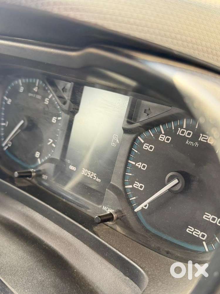 Tata Altroz 2024 Diesel Well Maintained