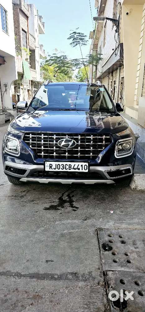 Hyundai Venue 2020 Petrol 80000 Km Driven