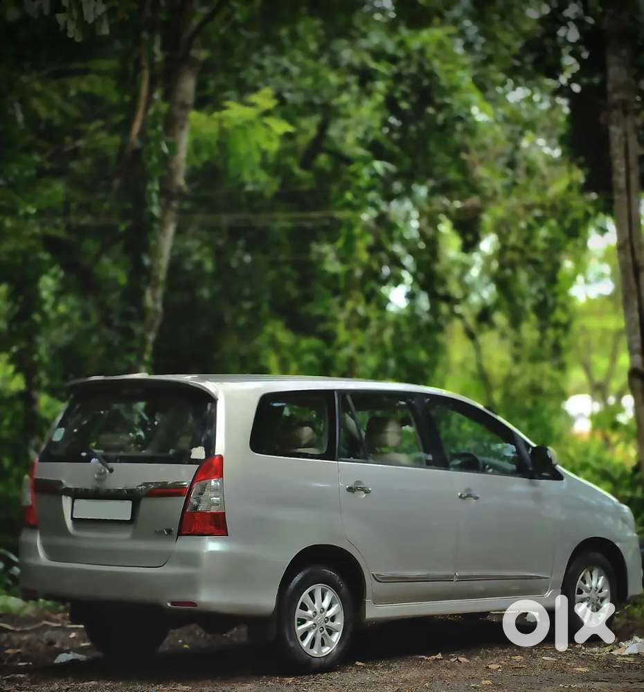 Toyota Innova 2014 Diesel Well Maintained