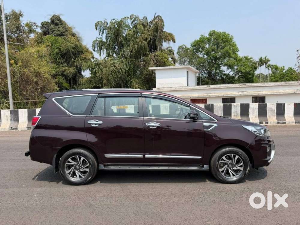 Toyota Innova Crysta