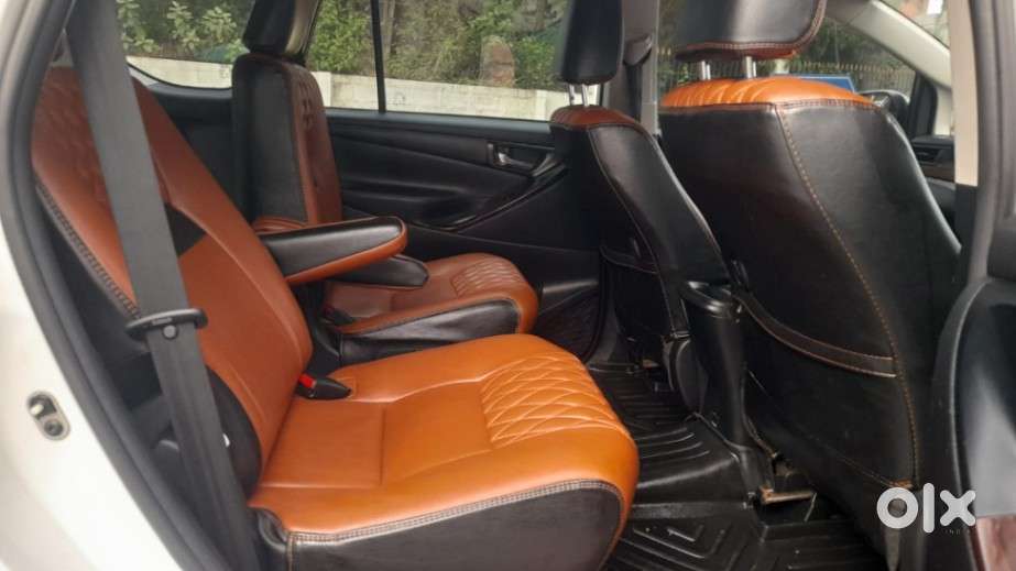 Toyota Innova Crysta 2.4 G Mt 7 Str, 2025, Diesel