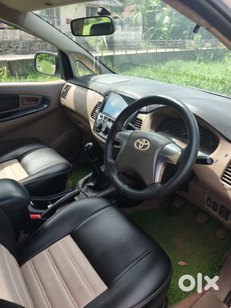 Toyota Innova 2.5 G (diesel) 7 Seater Bs Iv, 2015, Diesel