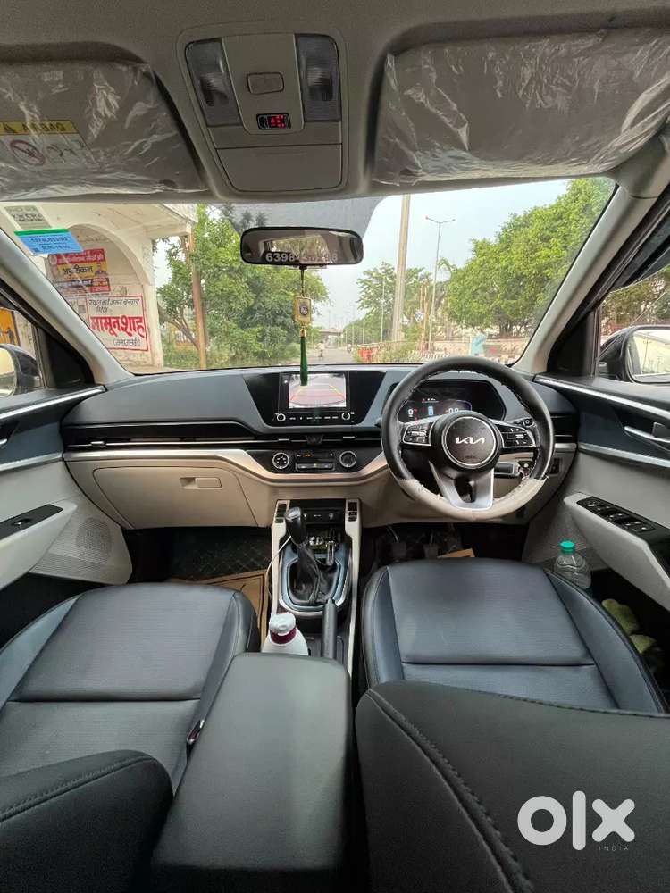 Kia Carens Base Model Petrol And Cng Good Condition