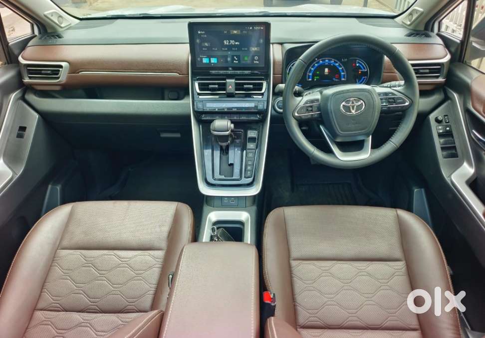 Toyota Innova Hycross 2.0 Zx (o) Hybrid 7 Str, 2023, Petrol