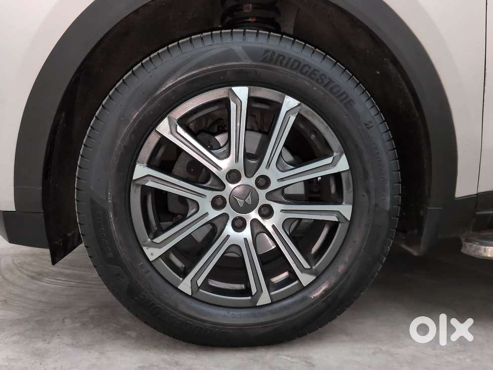 Mahindra Xuv700 2.0 Ax 7 Petrol At Luxury Pack Str, 2021, Petrol