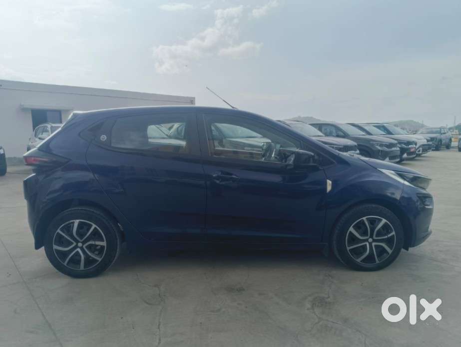 Tata Altroz 1.2 Xe, 2024, Petrol