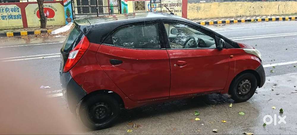 Red Eon With Best Mileage And Cng Fitted