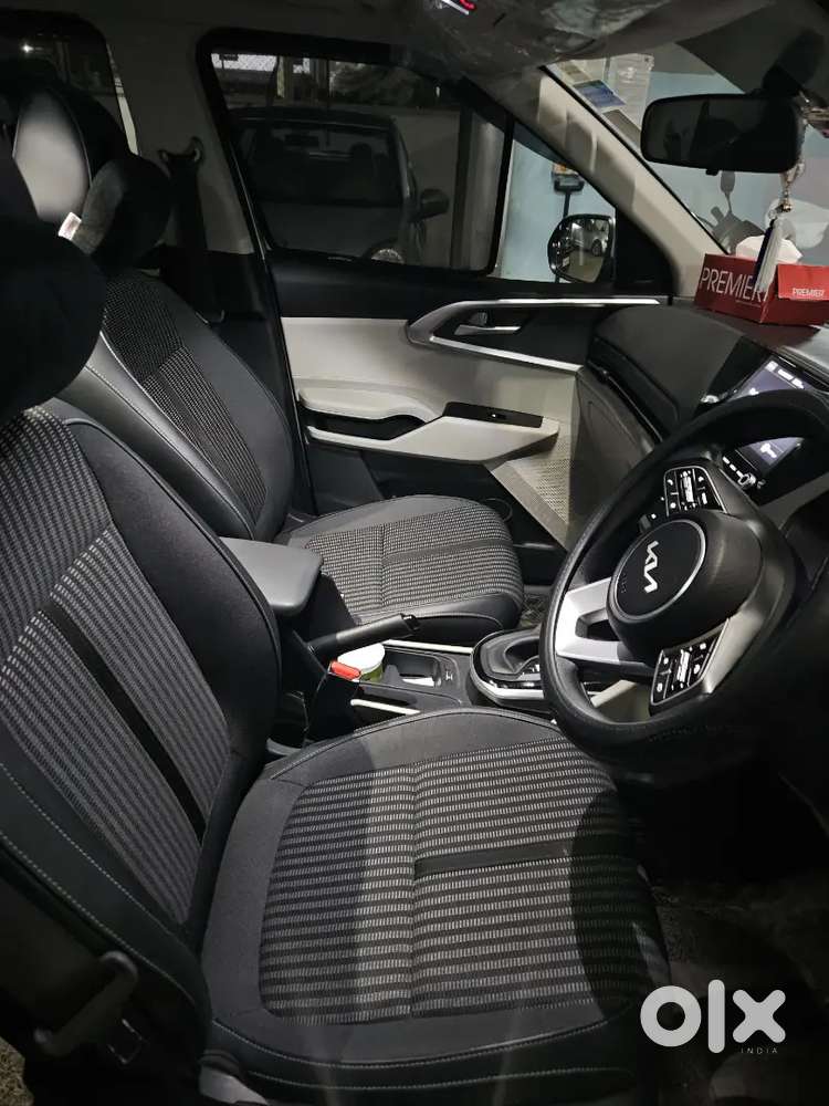 Kia Carens Prestige Plus 2024