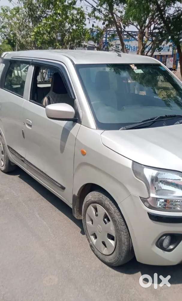 Maruti Suzuki Silky Silver  Color Wagon R Vxi