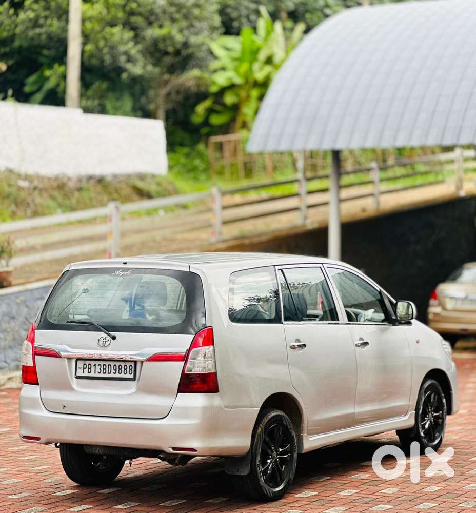 Toyota Innova 2.5 G (diesel) 8 Seater, 2013, Diesel