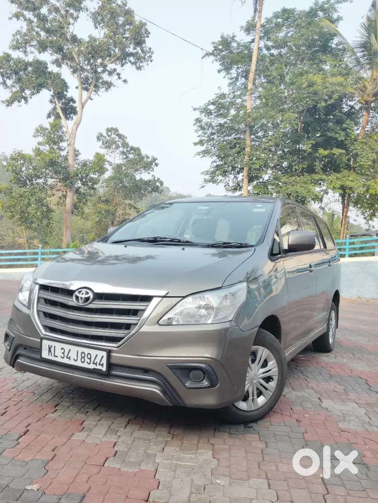 Toyota Innova 2014