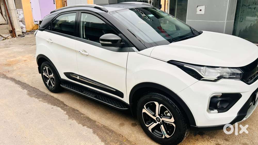 Tata Nexon Xz+s E20 | Excellent Mileage | 2.5 Yrs Old | Sunroof | 25k