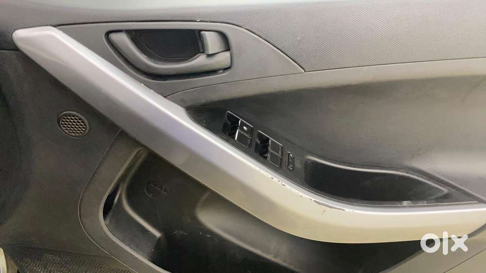 Tata Nexon 1.2 Revotron Xm (s), 2022, Petrol