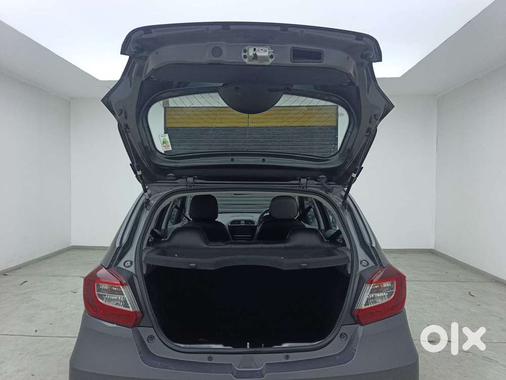 Tata Tiago 1.2 Revotron Xta, 2025, Petrol