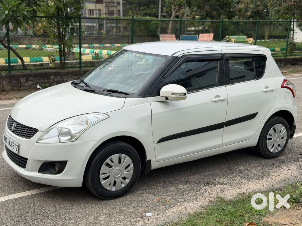 Maruti Suzuki Swift Vxi, 2012, Petrol
