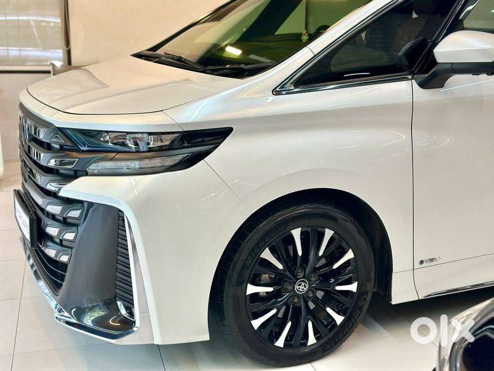 Toyota Vellfire Vip – Executive Lounge, 2024, Petrol