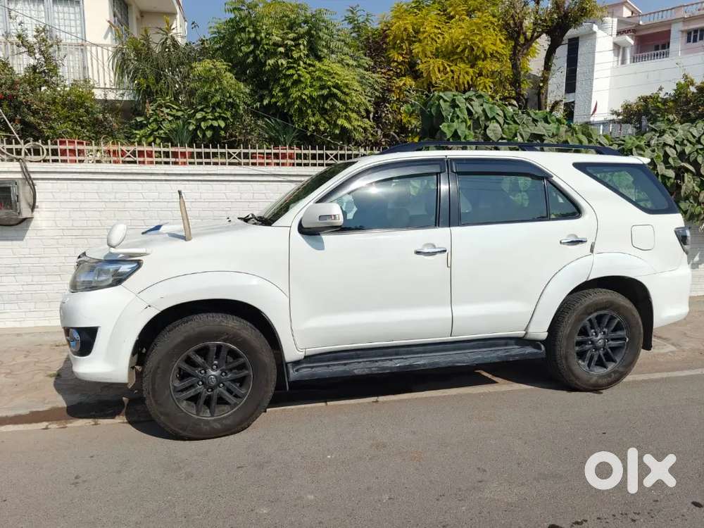 Toyota Fortuner 2015 Diesel 183500 Km Driven