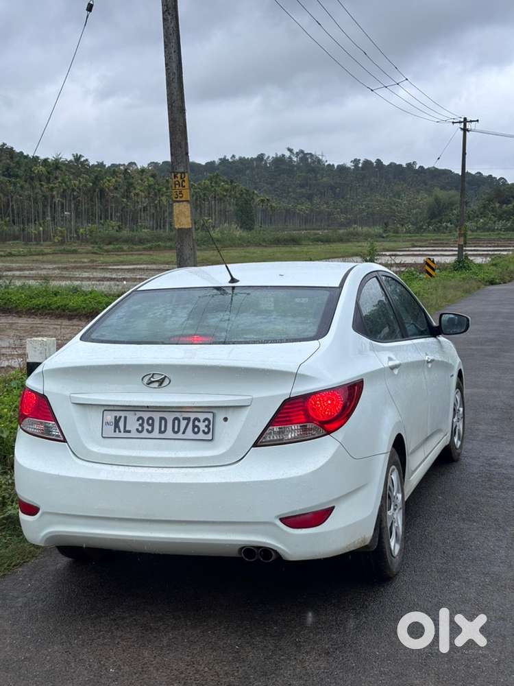 Hyundai Verna Petrol Manual 2011