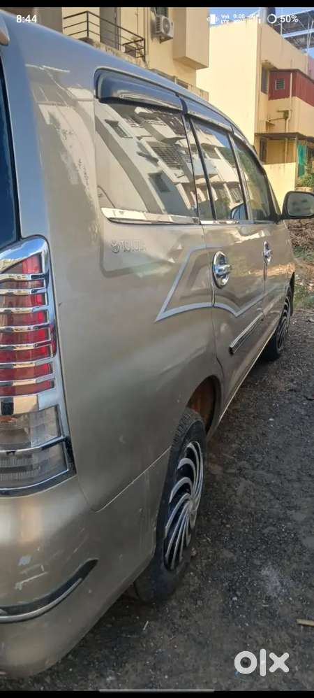 Toyota Innova Crysta 2009 Edition