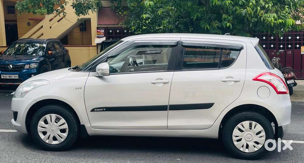 Maruti Suzuki Swift Vxi 1.2 Abs Bs-iv, 2012, Petrol