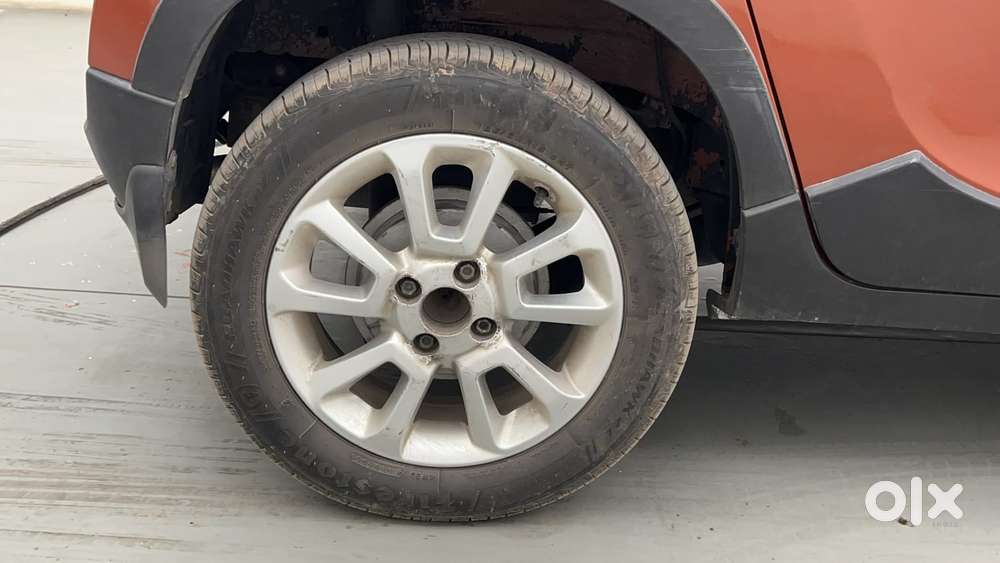 Mahindra Kuv 100 2016-2017 Mfalcon G80 K8, 2017, Petrol