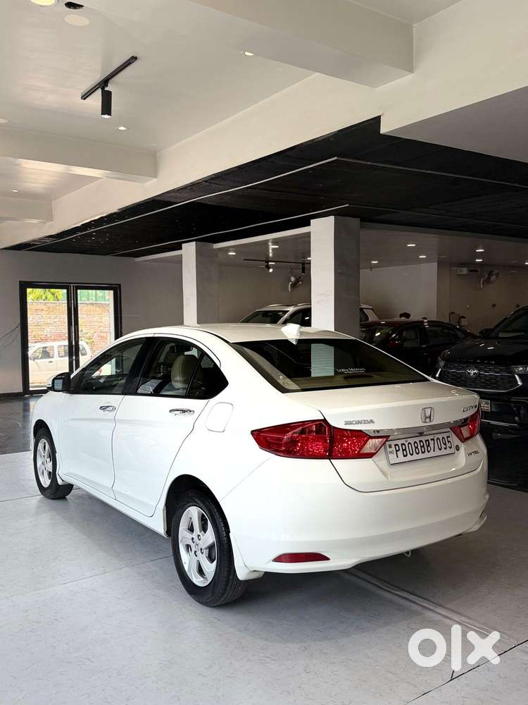 Honda City 1.5 V 4th Gen I-vtec Mt, 2016, Petrol