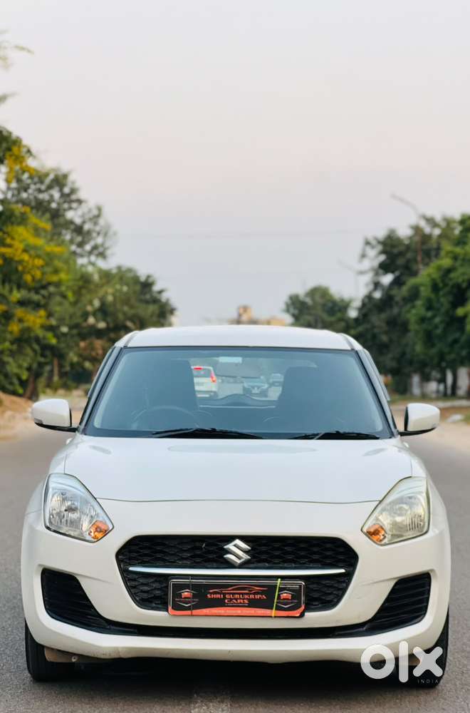 Maruti Suzuki Swift Vxi + Manual, 2022, Petrol