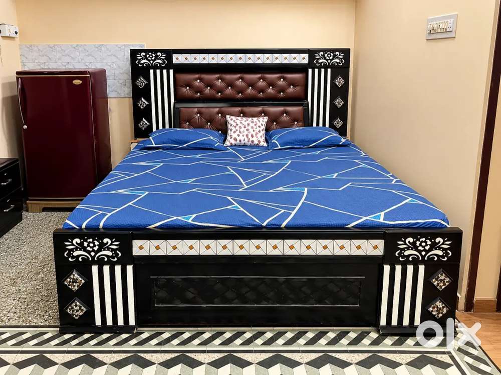 King Size Bed with Storage &ndash; 1.5 Years Old &ndash; Almost New Condition