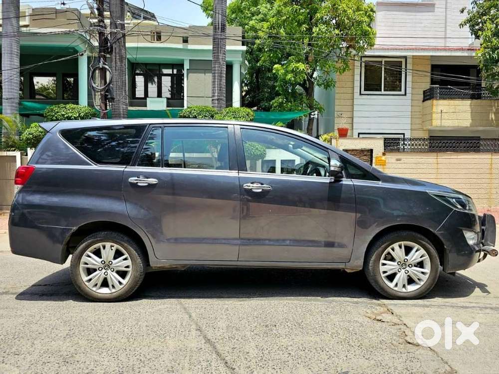 Toyota Innova Crysta 2.8z Automatic, 2016, Diesel