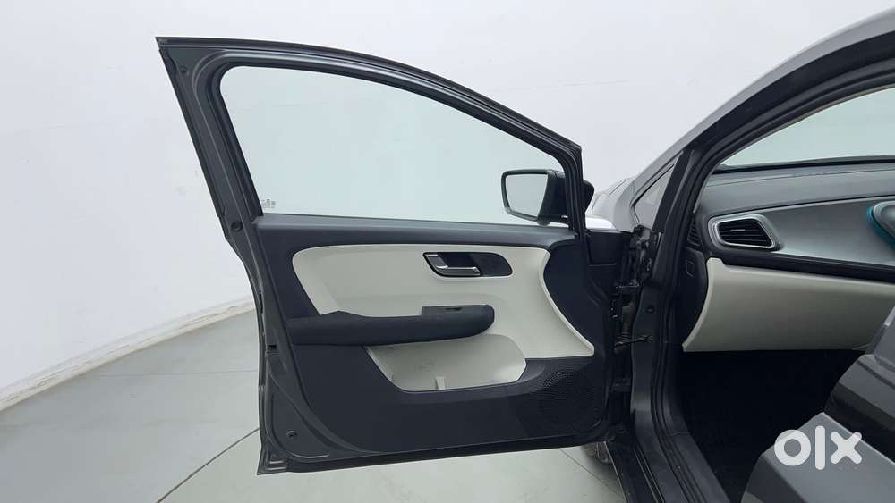 Tata Altroz 1.2 Xza Plus, 2023, Petrol