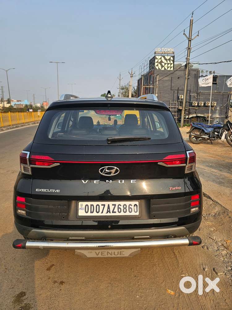 Hyundai Venue Petrol 2025 Manual