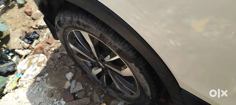 Mahindra Xuv300 Turbosport 2021 Diesel 80000 Km Driven