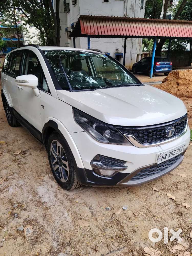 Tata Hexa 2017 Pearl White Diesel  Automatic, 4x2 6 Seater. Top Model