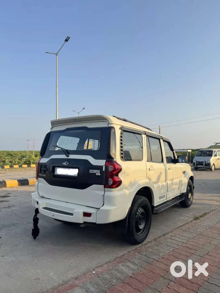 Mahindra Scorpio 2015 Diesel Well Maintained