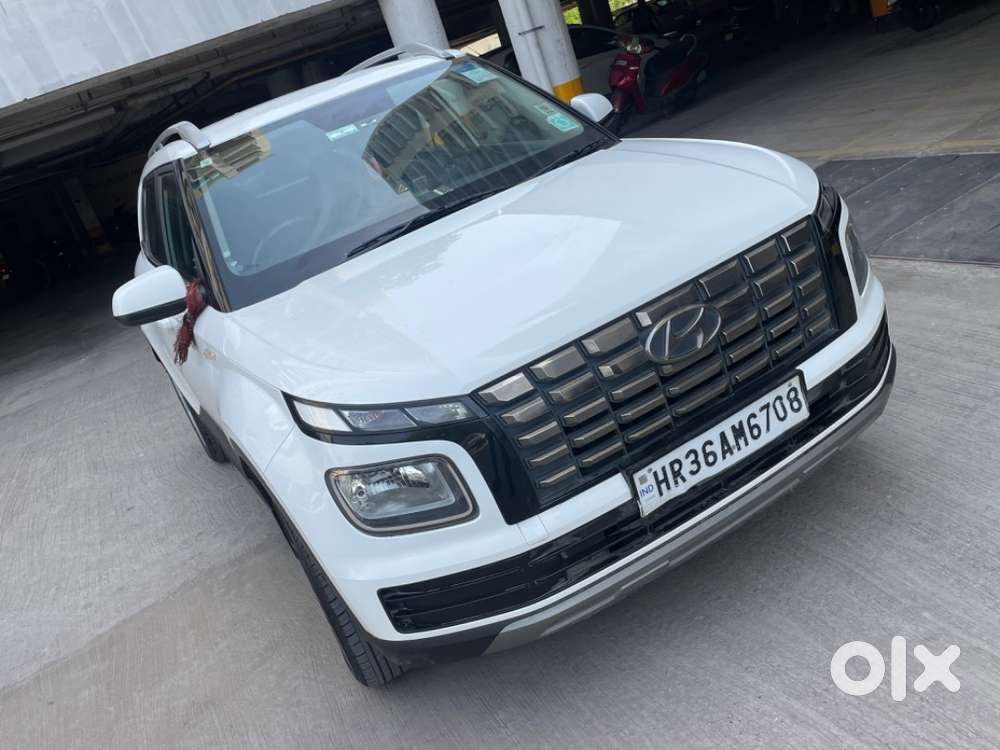 Hyundai Venue 2022 Petrol Well Maintained