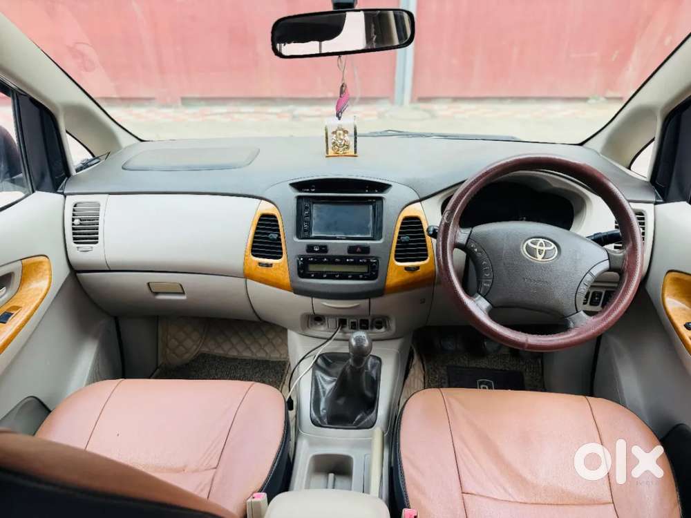 Toyota Innova 2.5 Vx 7 Seater Bs Iv, 2011, Diesel