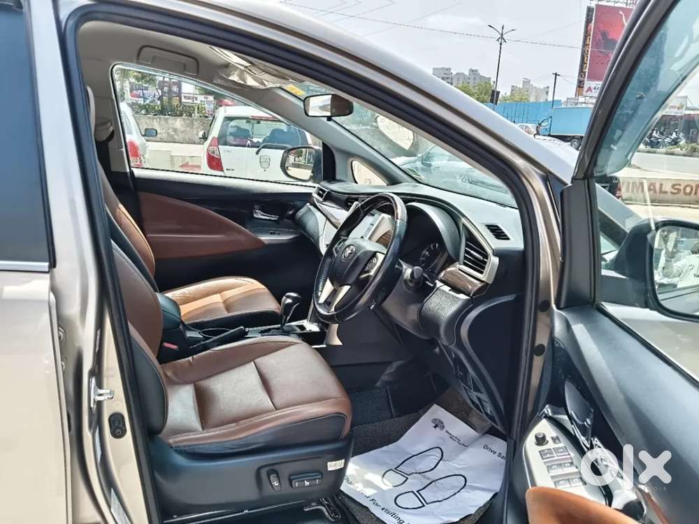 Toyota Innova Crysta 2.8 Zx At 7 Seater, 2016, Diesel