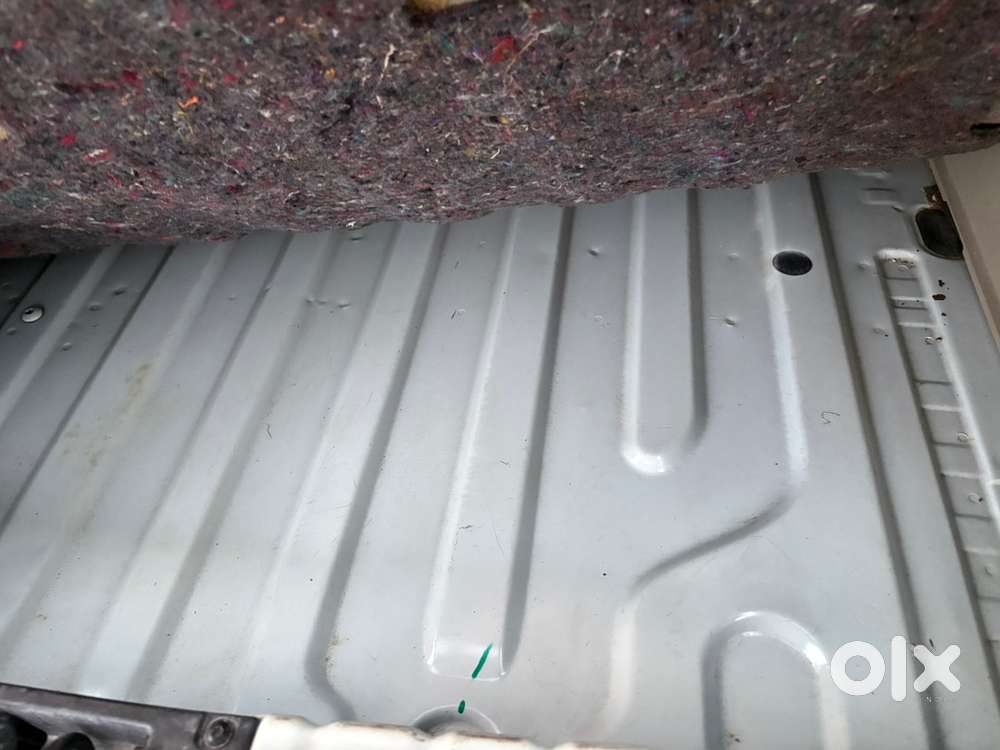 Nissan Diesel Car 2015
