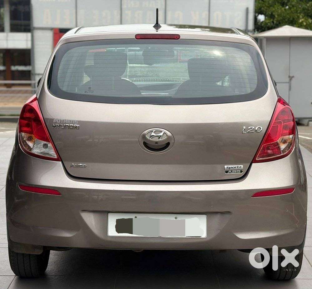 Hyundai I20 2010-2012 1.4 Asta At With Avn, 2012