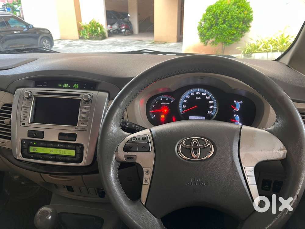 Toyota Innova Diesel 2014