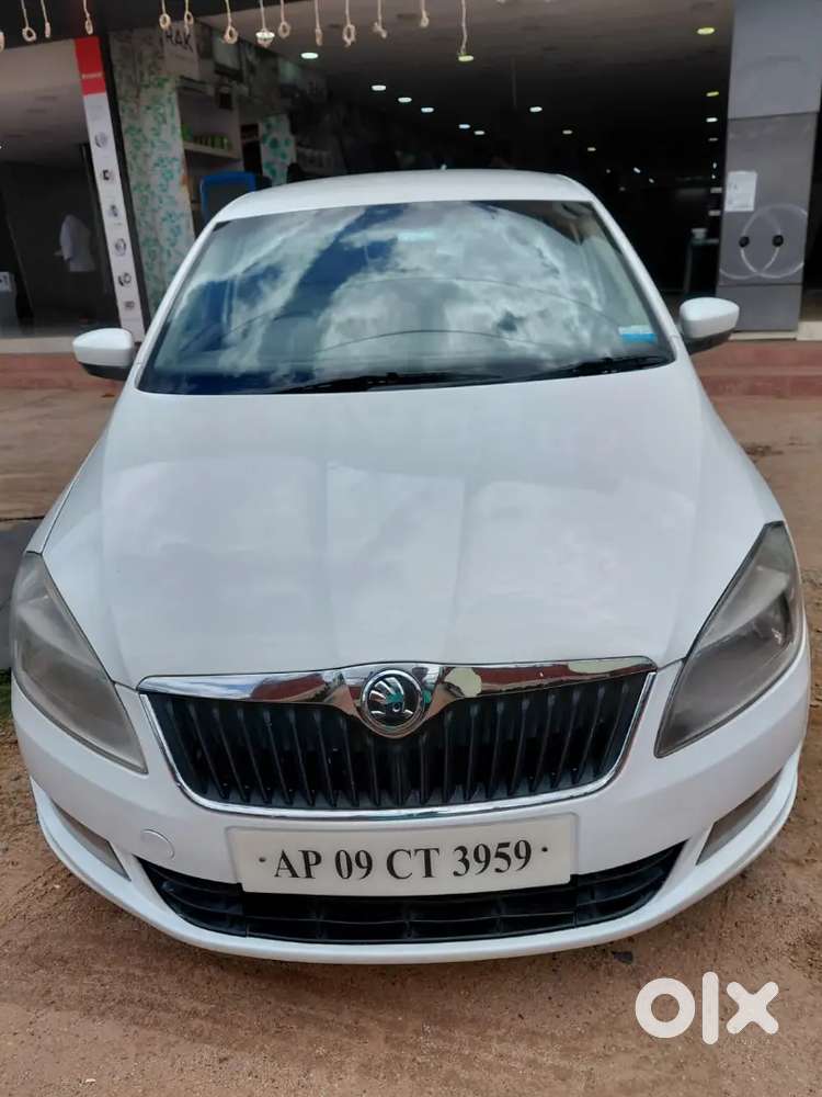Skoda Rapid 2013 Diesel 106000 Km Driven