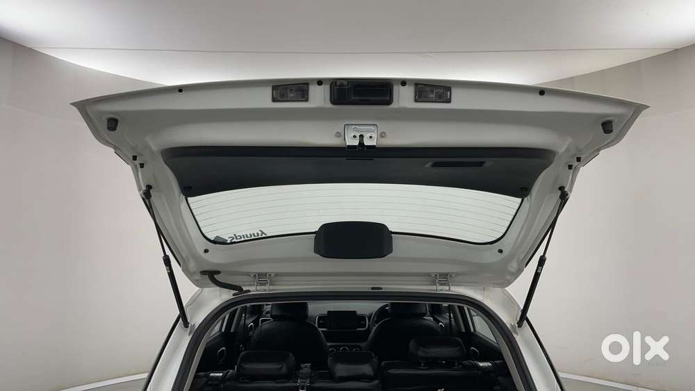 Hyundai Venue Sx, 2023, Cng & Hybrids