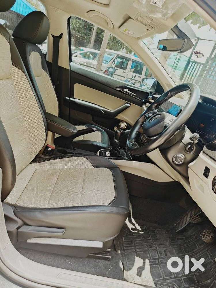 Skoda Slavia Style 1.0l Tsi Mt, 2022, Petrol