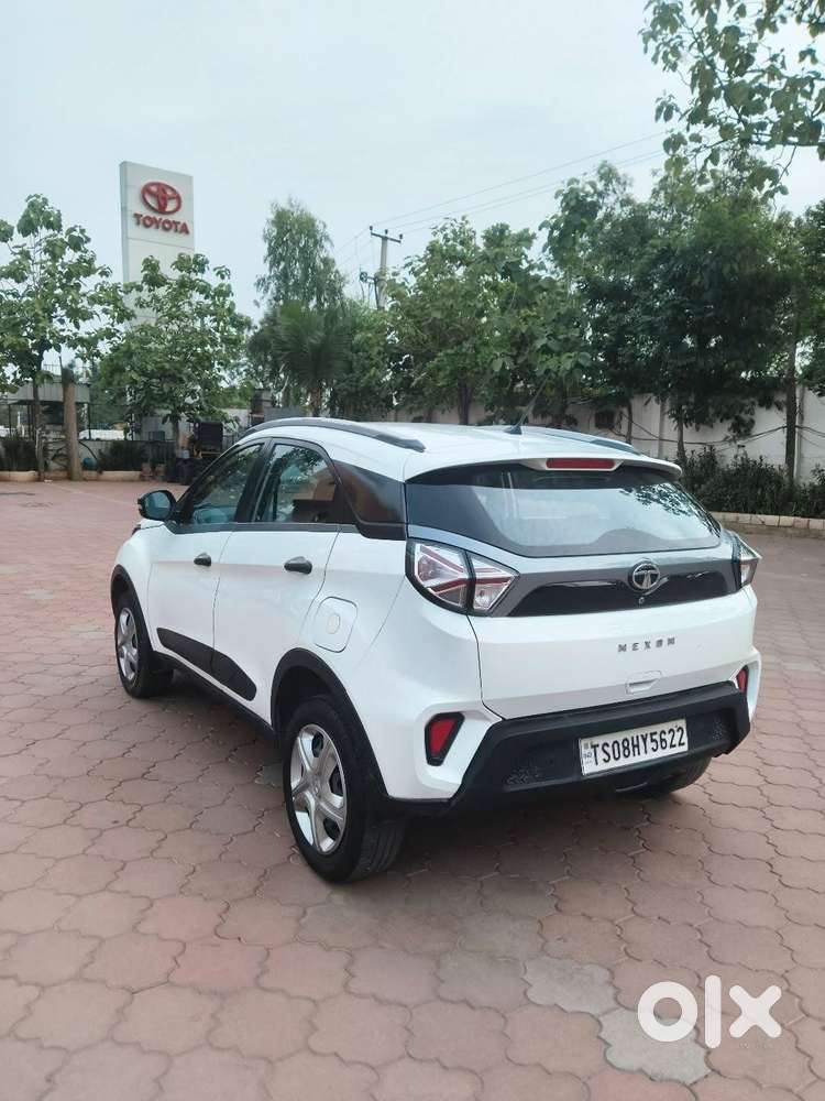 Tata Nexon 1.5 Revotorq Xma Amt, 2022, Petrol