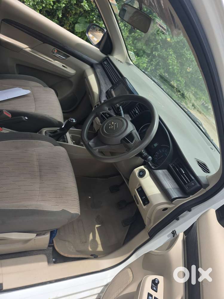 Maruti Suzuki Ertiga 1.5 Zxi Plus Shvs, 2022, Petrol