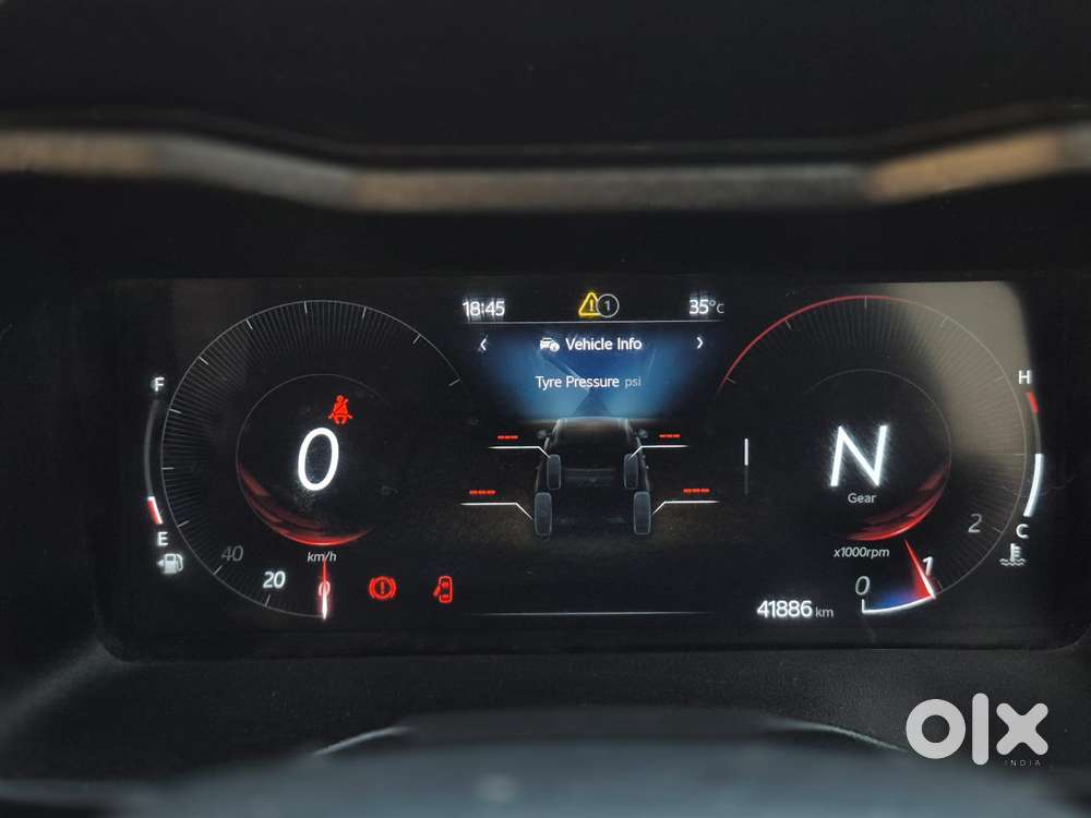 Mahindra Xuv 3xo Ax5 Pm Mt, 2026, Petrol