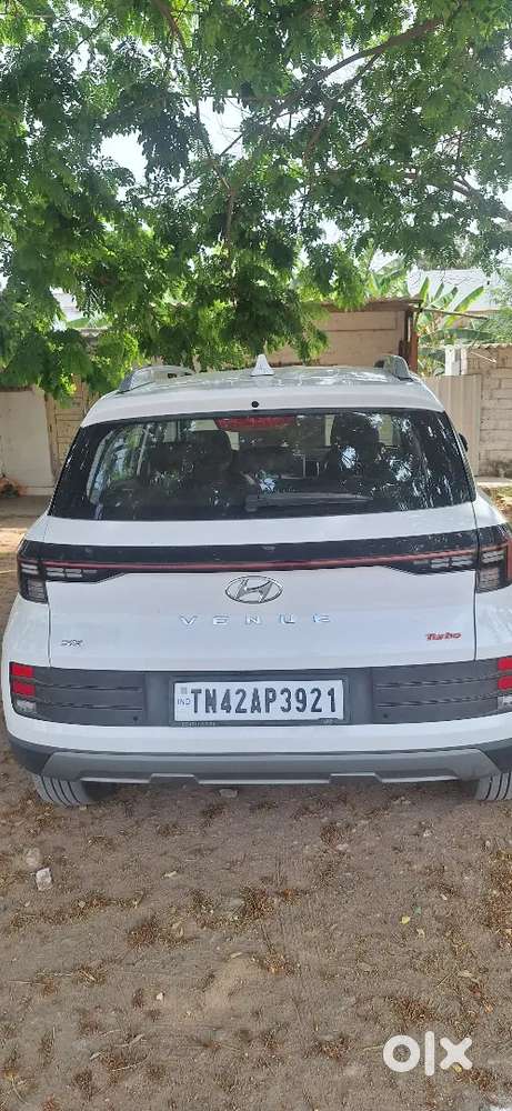 Very Less Driven(10,300km) 2024 Hyundai Venue Car Petrol Automatic