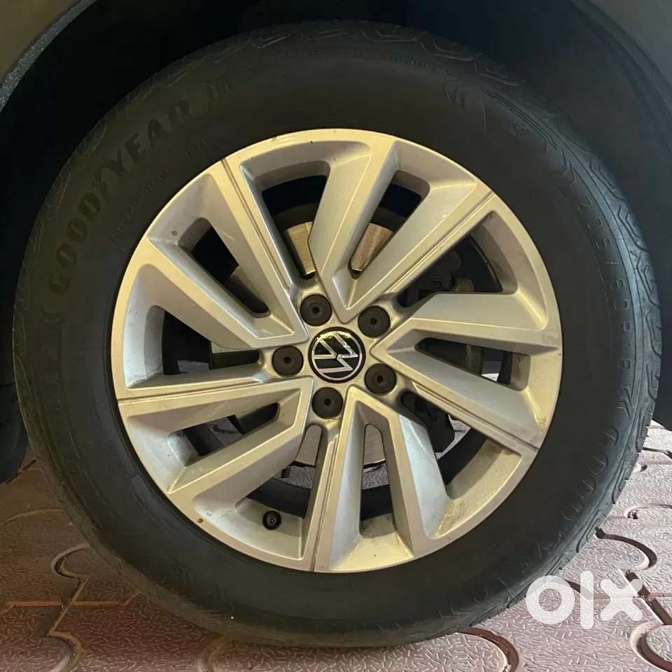 Volkswagen Taigun 1.0 Tsi Highline At, 2022, Petrol