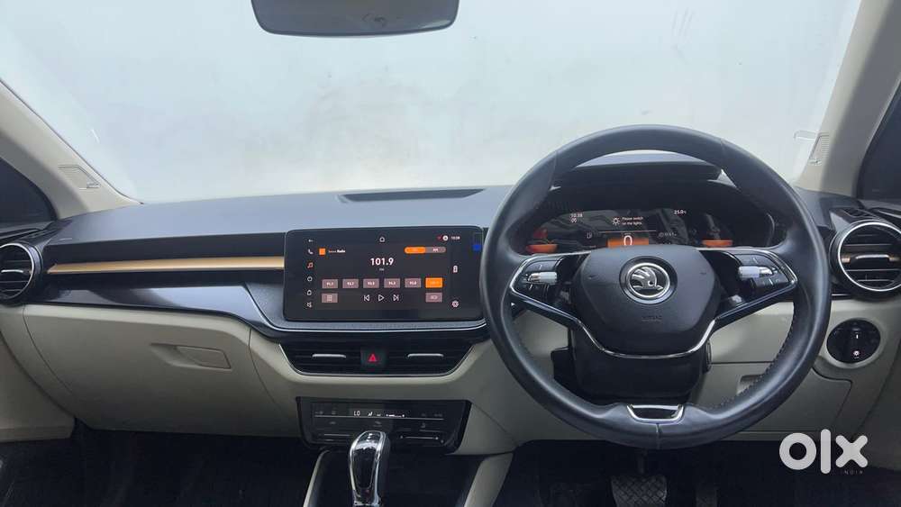 Skoda Slavia Style 1.0l Tsi At, 2024, Petrol