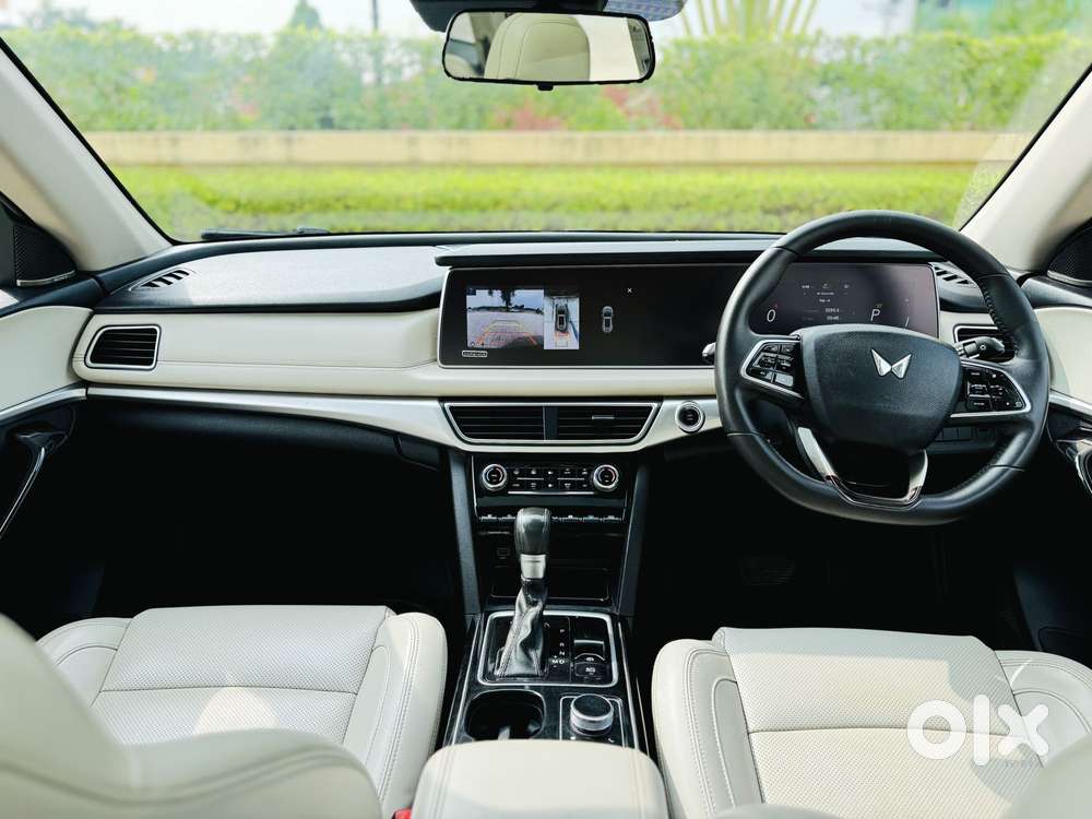 Mahindra Xuv700 2.2 Ax 7 Diesel At Luxury Pack Str, 2023, Diesel
